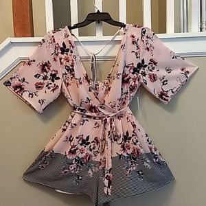 Beautiful floral pink and black short jumper